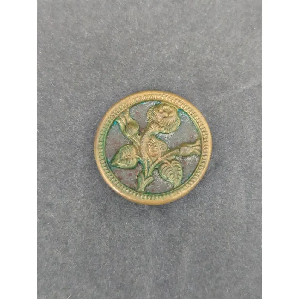 Vintage circular button